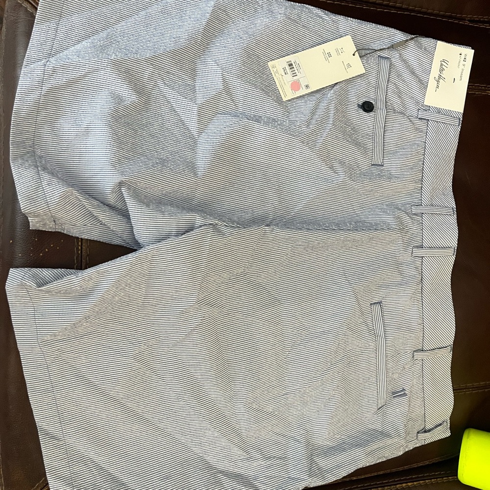 Men's golf shorts